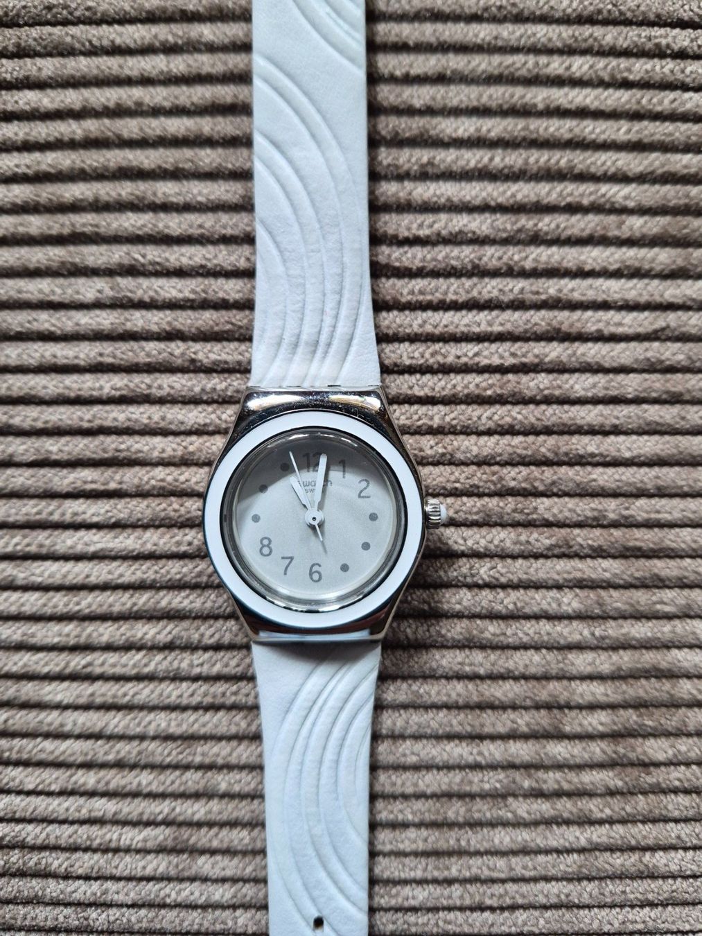 Swatch Orologi: weisse Swatch Durchmesser 28 mm – Usato da Lauterbrunnen venduto da MassimoNr.01 1
