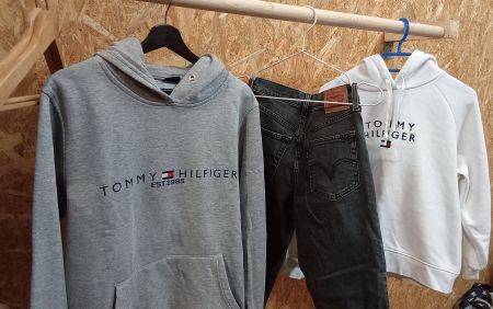 Tommy Hilfiger Hoodie und Levi's Jeans Set, Top Zustand!