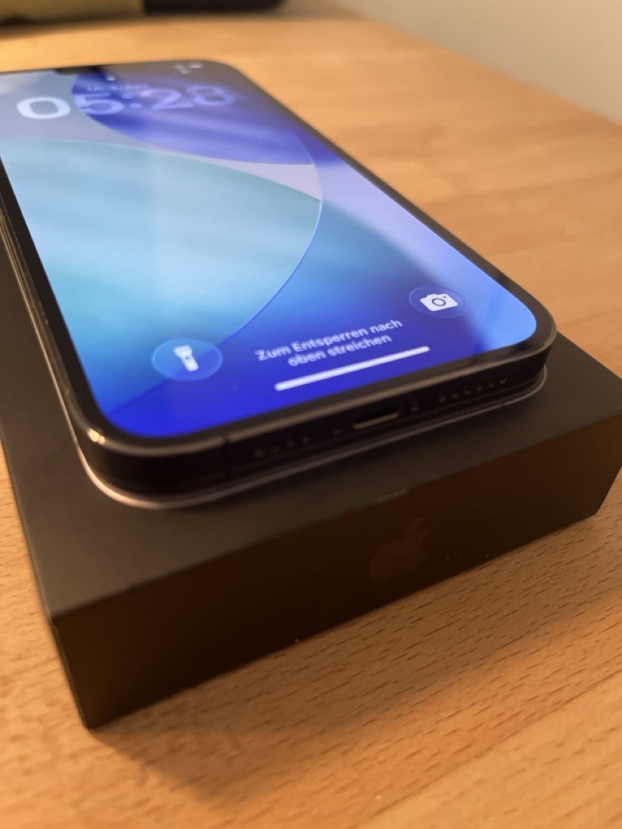 Apple Telefoni cellulari / Smartphones: iPhone 13 Pro Max 512GB – Nuovo (secondo la descrizione) da Nänikon venduto da AmadiesliM 4