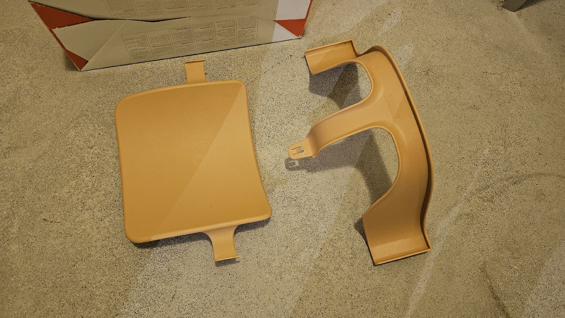 Stokke Seggioloni: Tripp Trapp Tray und Baby Set – Usato da Winterthur venduto da O-LeeG 2