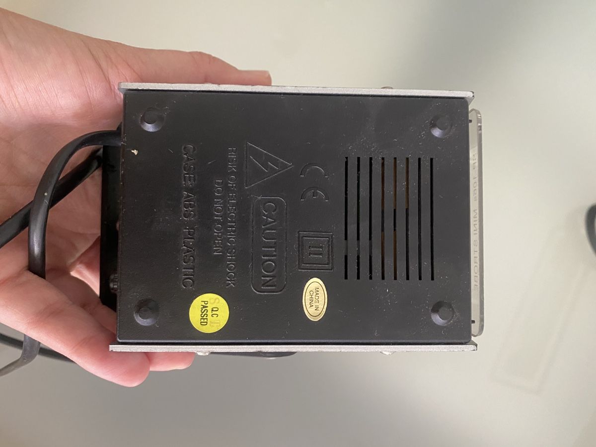 Lampade: Lampada stroboscopica mini SP-106s usata, perfetta per feste – Usato da Mezzovico venduto da AnGy-AnGy 2