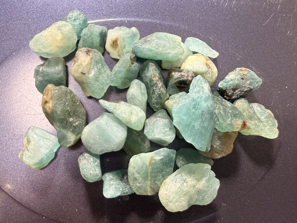 Minerali & Pietre curative: Grandidierite Lot mit 111ct – Nuovo (secondo la descrizione) da Oberhof venduto da RealStone 2
