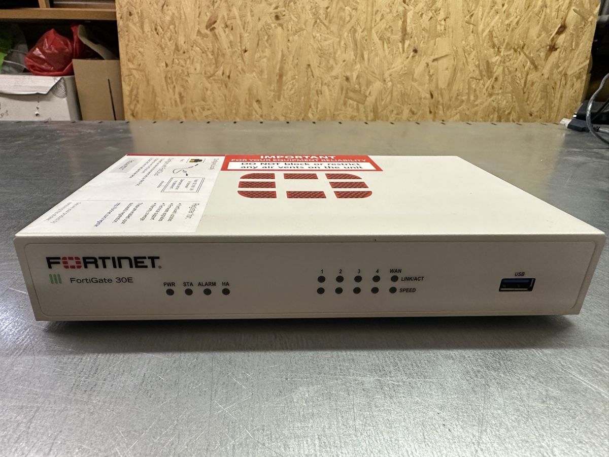 Fortinet Firewall: Fortinet FortiGate 30E Firewall – Usato da Luzern venduto da FrankGroebel