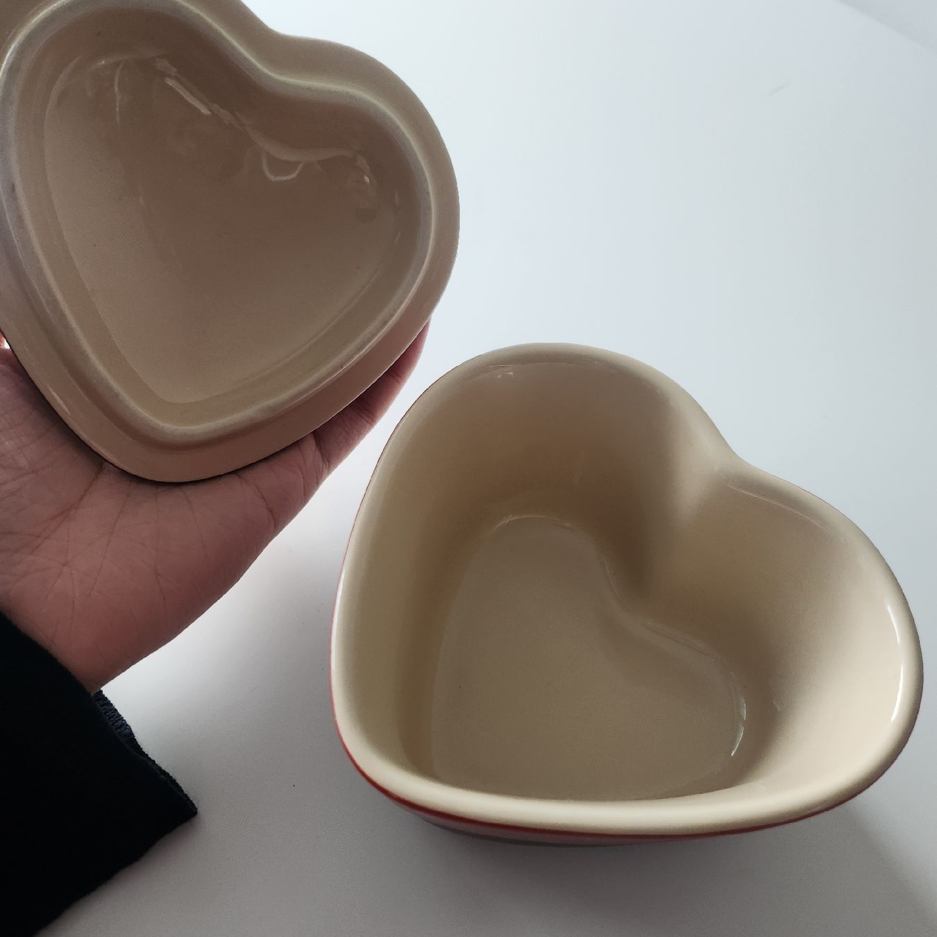 Le Creuset Töpfe: Le Creuset red heart shaped mini cocotte – Gebraucht aus Klingnau von Kikk 1