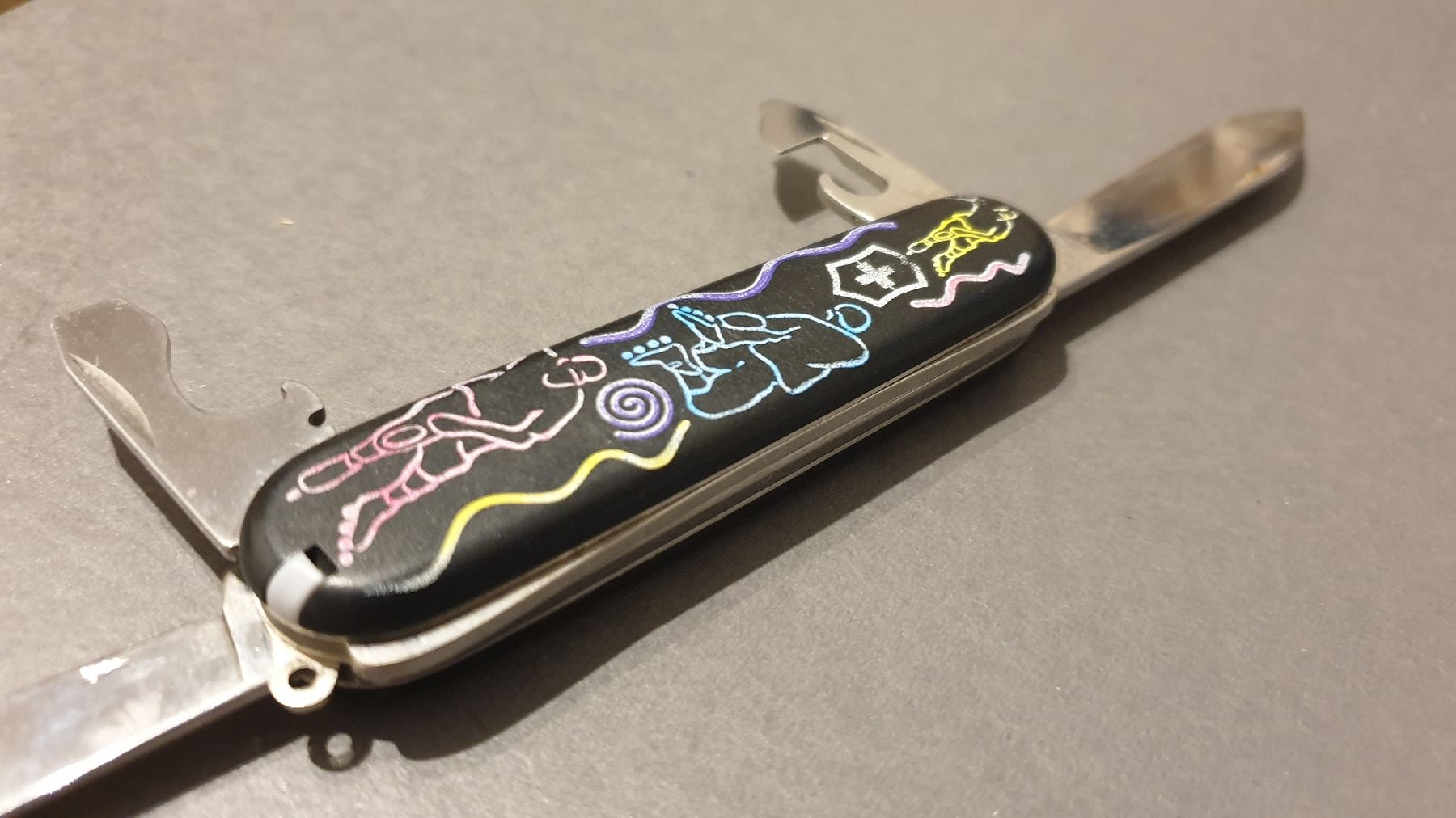 Victorinox Coltelli tascabile: Victorinox Inline Edition Recruit Sackmesser Roller – Usato da Saxonne (Ayent) venduto da SnowRoof 1