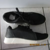 Puma Turnschuhe schwarz Grösse 41 neu mit Etikett