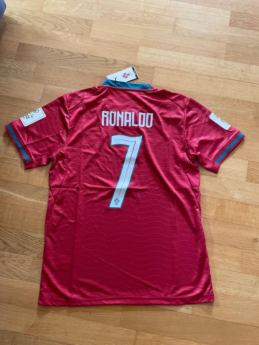 Canottiere & Pantaloni: NEUES Ronaldo Trikot WM 2026 – Nuovo e nell'imballaggio originale da Kehrsatz venduto da Chicharron 1