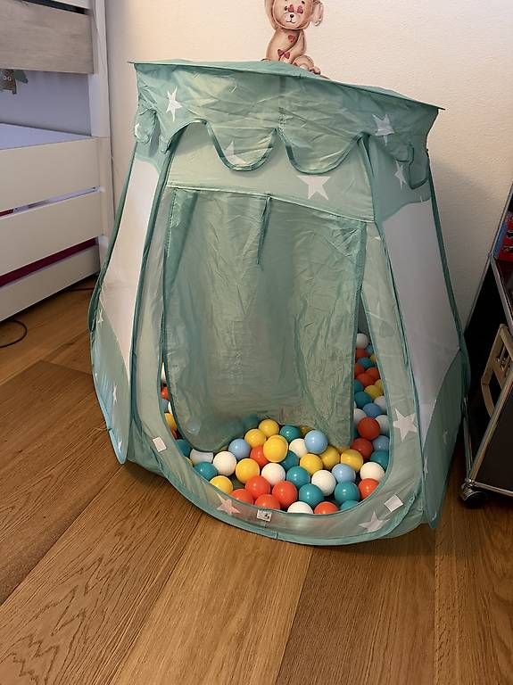 Casette per bambini: Bällebad und Spielzelt – Usato da Walchwil venduto da Linhroth