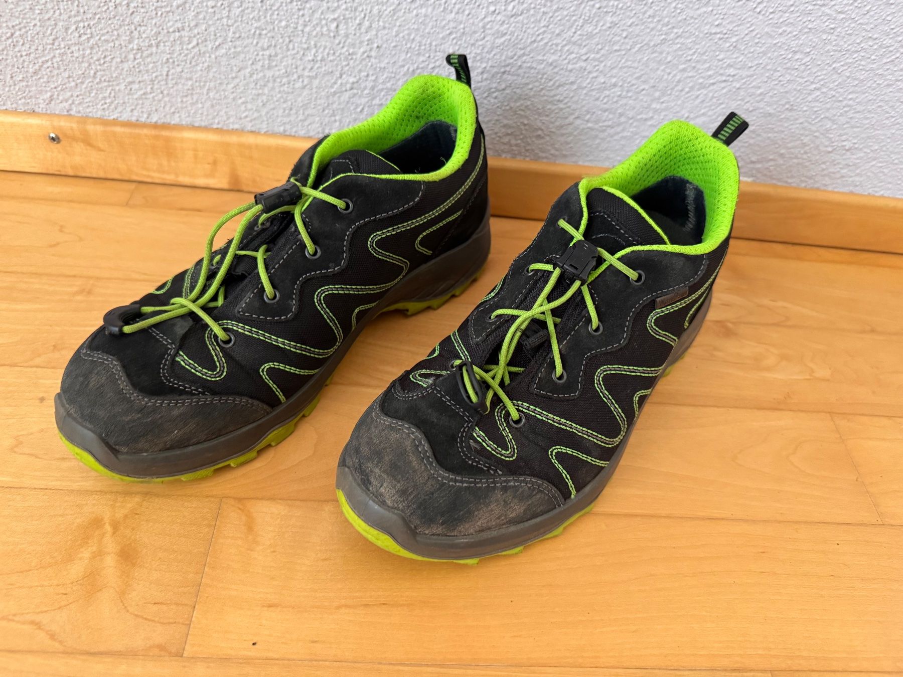 46 Nord Herrenschuhe: 46N Trekkingschuhe Gr. 39, water proof – Gebraucht aus Uster von Niamgro