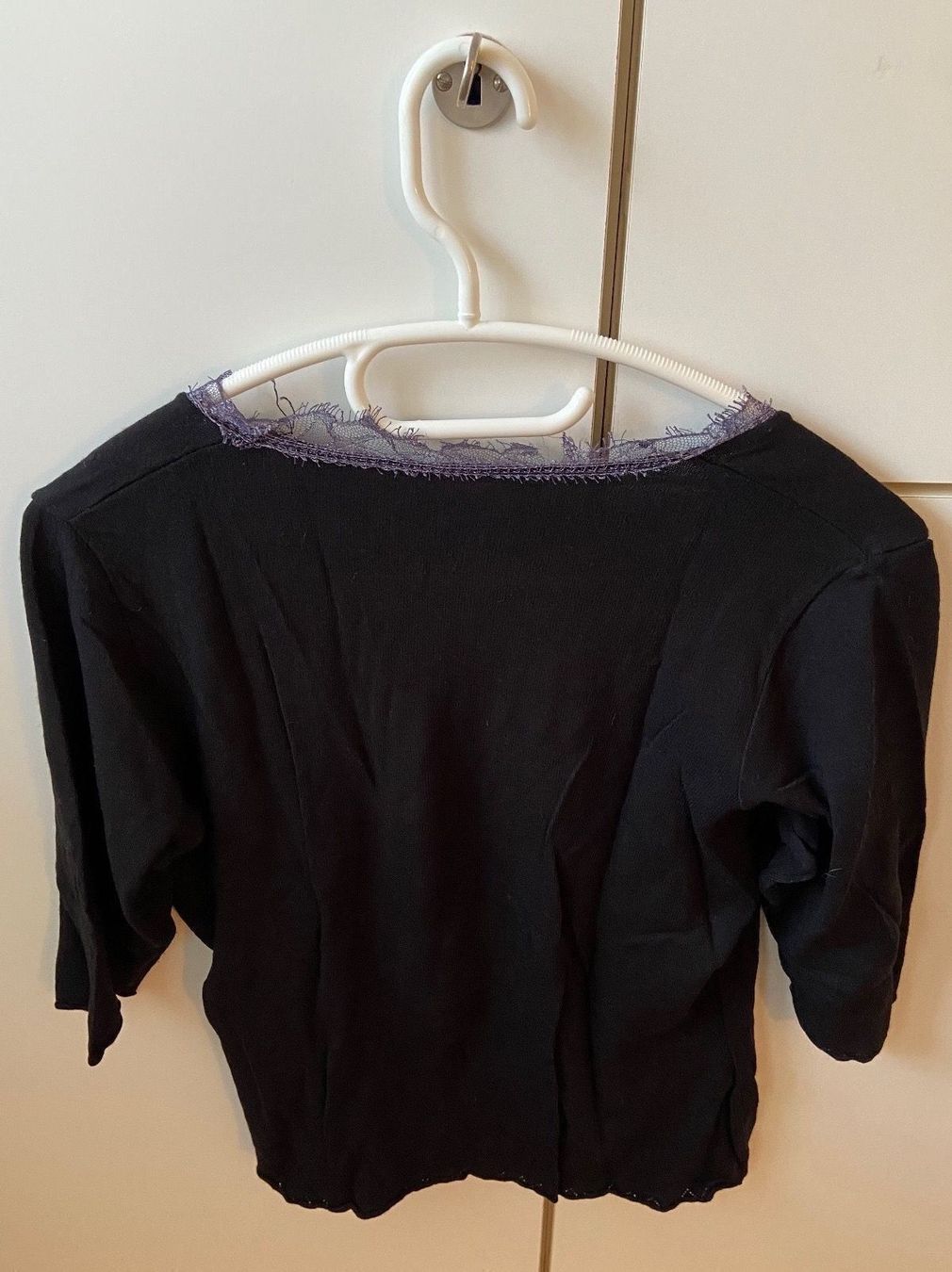 Tops: Top noir avec col orné en taille 38 – Gebraucht aus Veyrier von Leilazizou 1