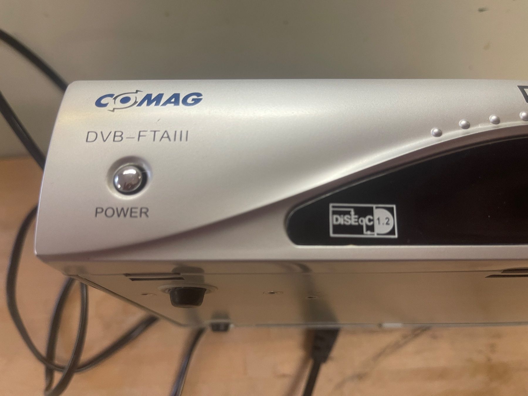 Ricevitori: Comag DVB-FTA lll Digital Sat Receiver mit Fernbedienung – Usato da Dänikon ZH venduto da Baeriswyl 3
