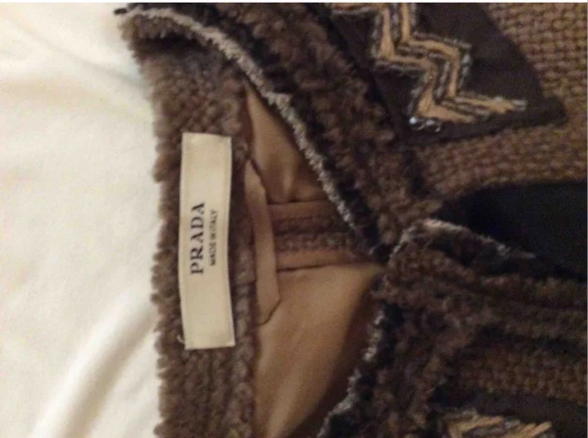 Prada Cappotti: Prada Tweed Mantel – Usato da Zürich venduto da HBe 1