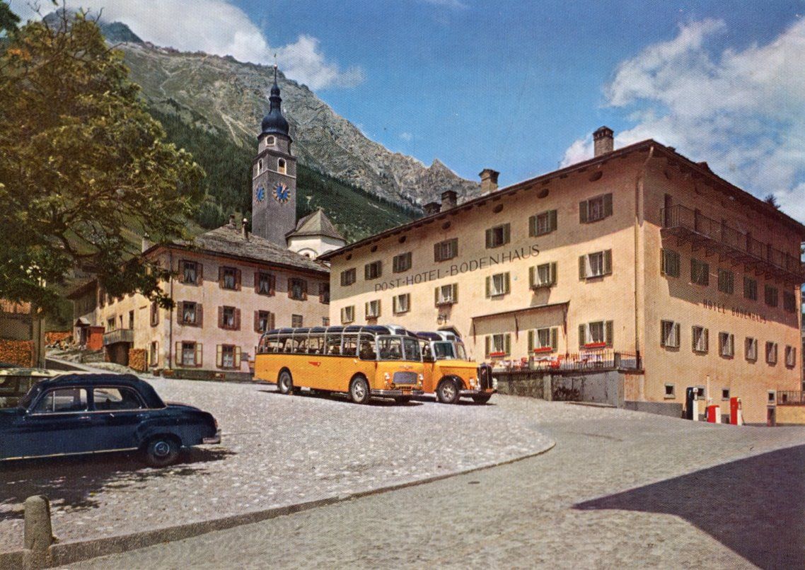 Cartoline postali: Splügen  GR  -  Hôtel Bodenhaus /  Postauto, Auto – Usato da Brig venduto da Valcards54