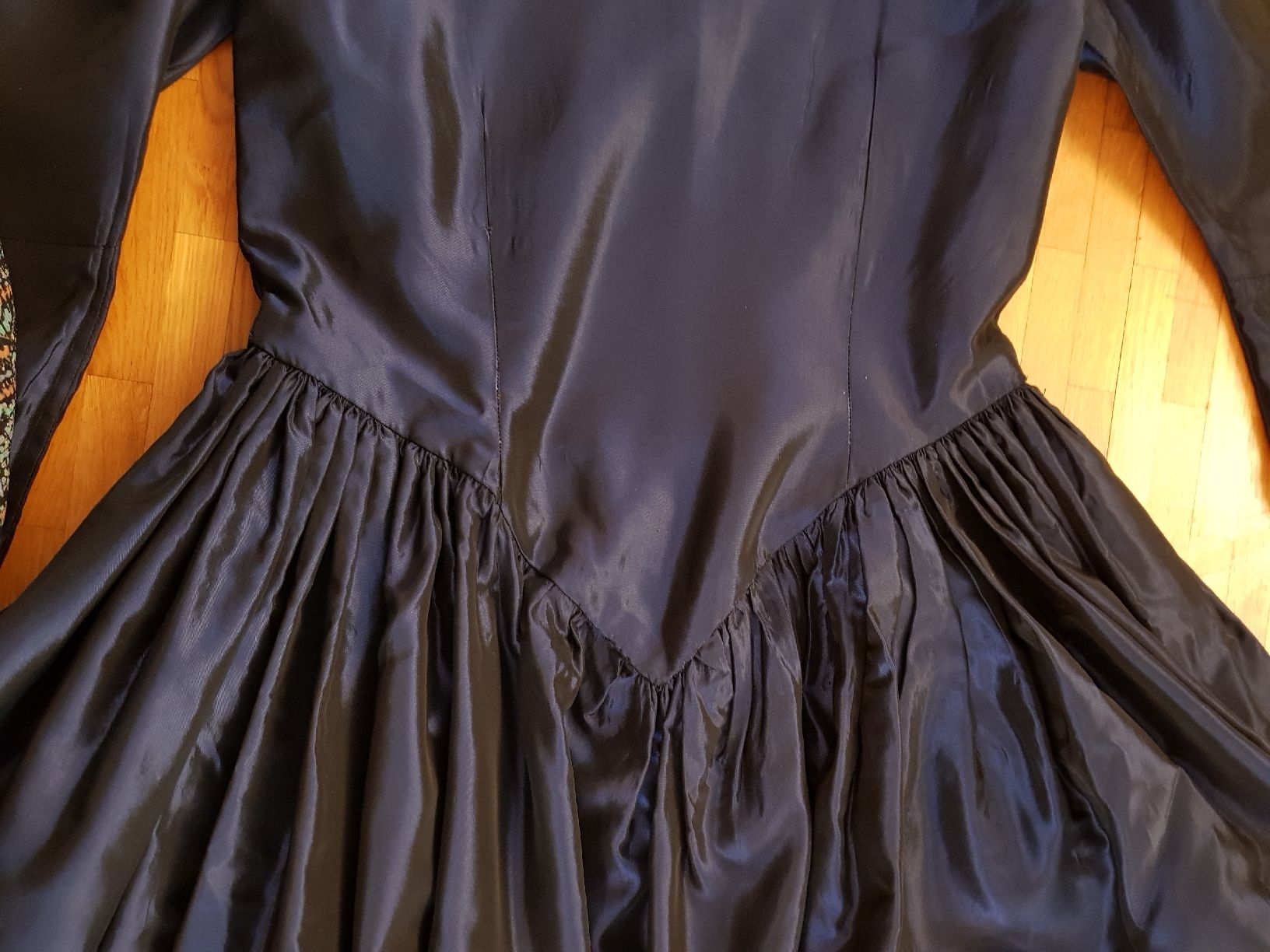 Vestiti: Robe de scène ou de bal violine T34 – Usato da Veyrier venduto da sosozizou 3