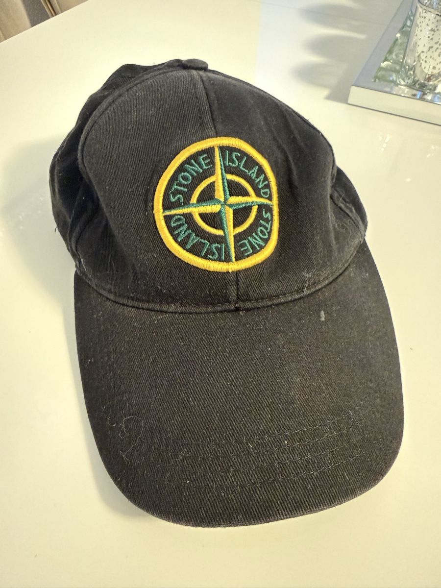 Stone Island Altro in  Abbigliamento & Accessori: Stone Island Kappe/Hut in schwarz mit Logo – Usato da Oberhofen Thun'see venduto da ClaudiaKelesh 1