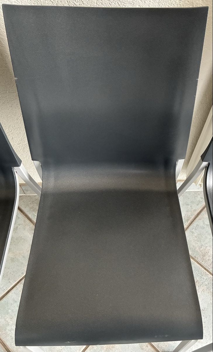 Set tavolo e sedie: Table à manger + 4 chaises – Usato da Courgenay venduto da hertzogg 4
