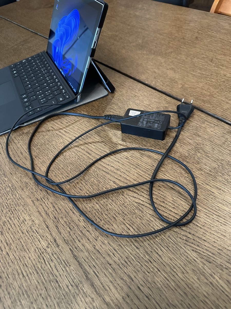 Microsoft Notebook: Microsoft Surface Pro 7+ i3/8GB/128GB – Usato da Basel venduto da olgarachel 9