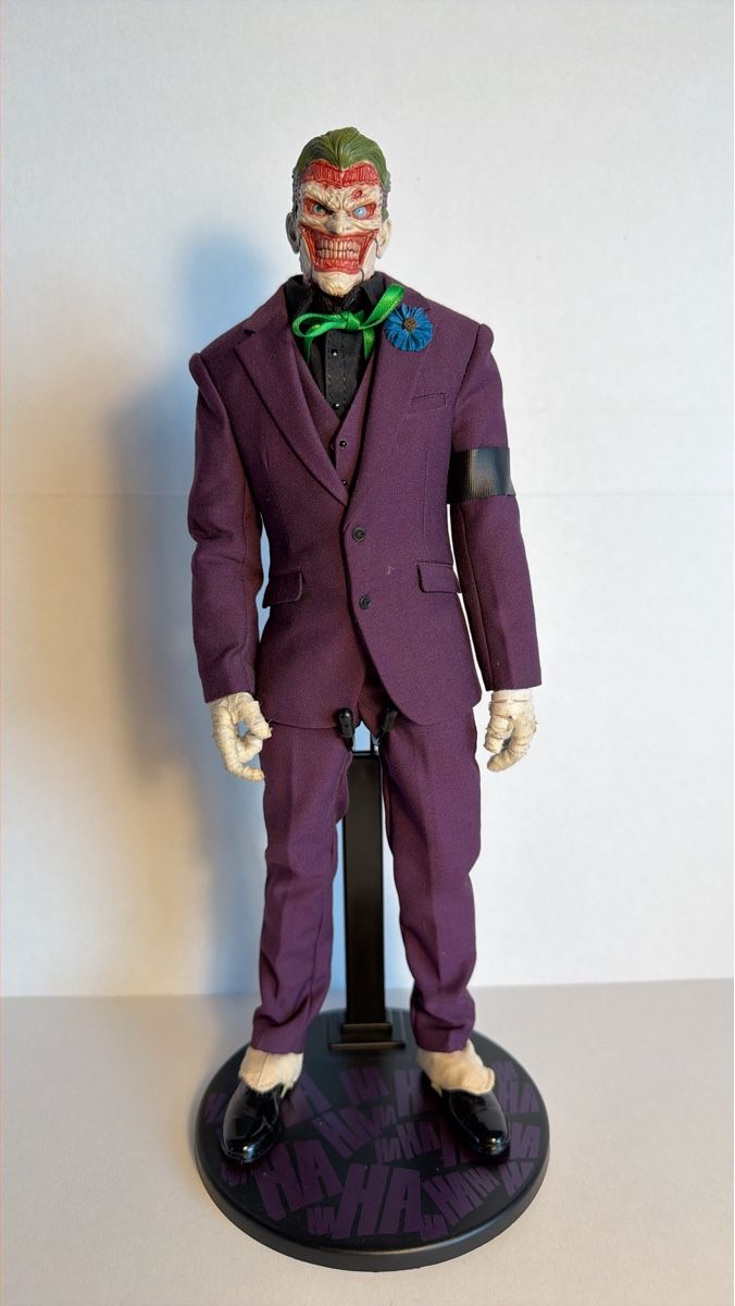 Hot Toys Statuette: The Joker Figur Comic Custom 1/6 – Usato da Emmenbrücke venduto da dza_dn5r