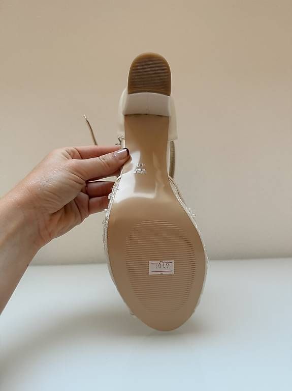 Scarpe da donna: Ungetragene Hochzeitsschuhe Gr. 40 – Nuovo e nell'imballaggio originale da Winterthur venduto da sgoldiger 3