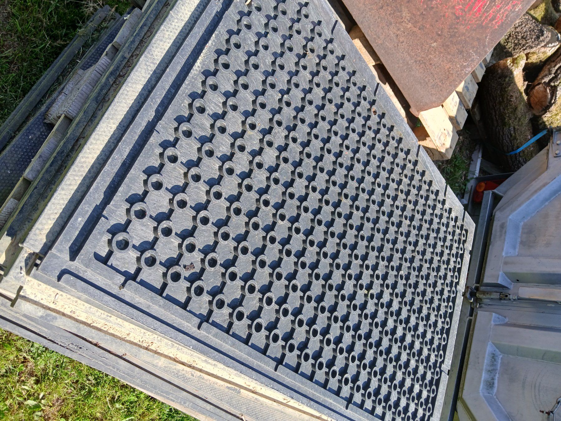 Rivestimenti per pavimenti: Gummimatten/ Lastplatten – Nuovo (secondo la descrizione) da Mellingen venduto da Roat 4