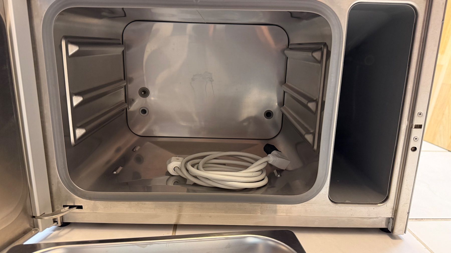Cuisines complètes: Miele Dampfgarer DG 1050 – D'occasion à Uerikon par Andi169 3