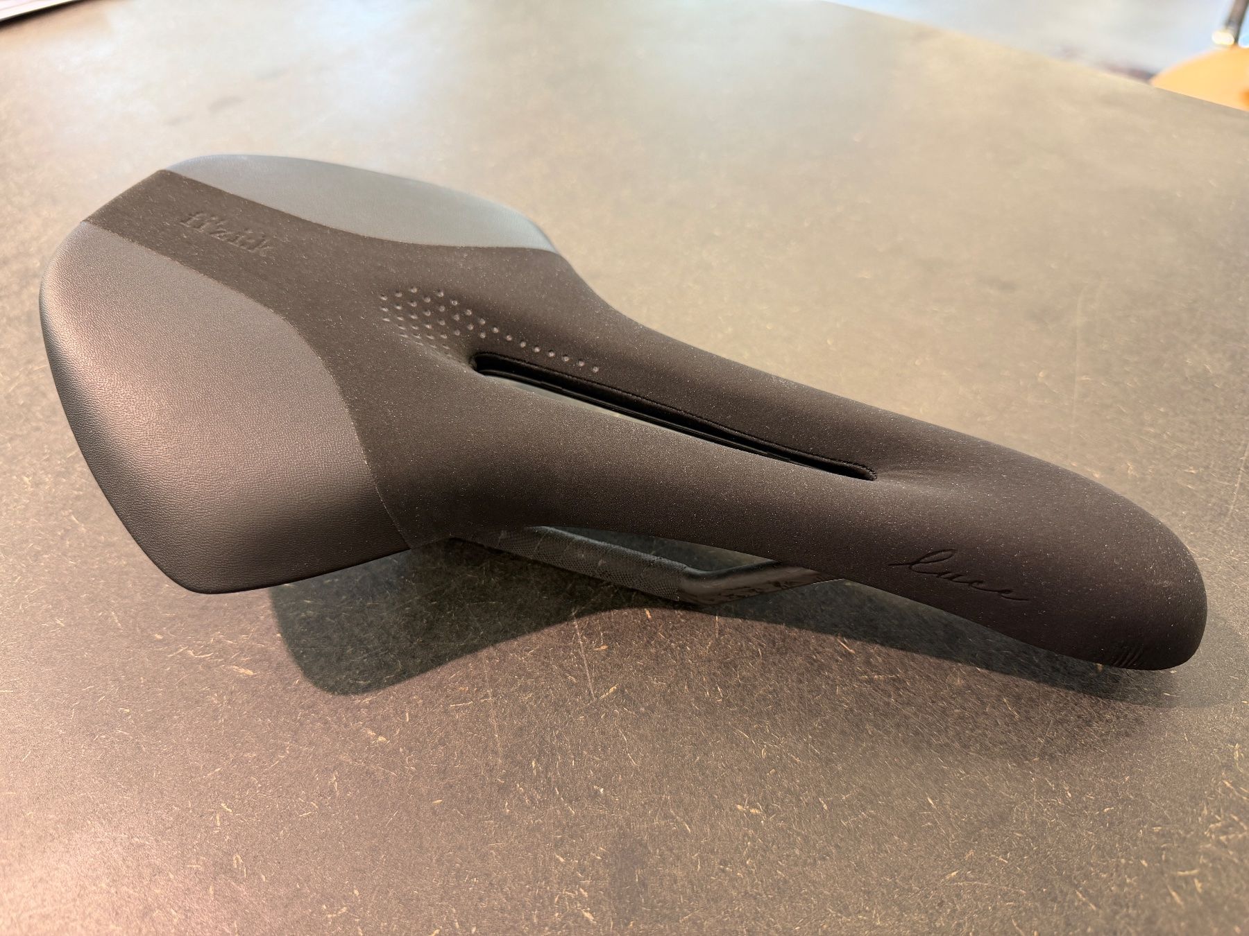 Fizik Ersatzteile: Fizik Sattel, Antares R1 Open Large – Neu und originalverpackt aus Bern von Disco_Cycle 3