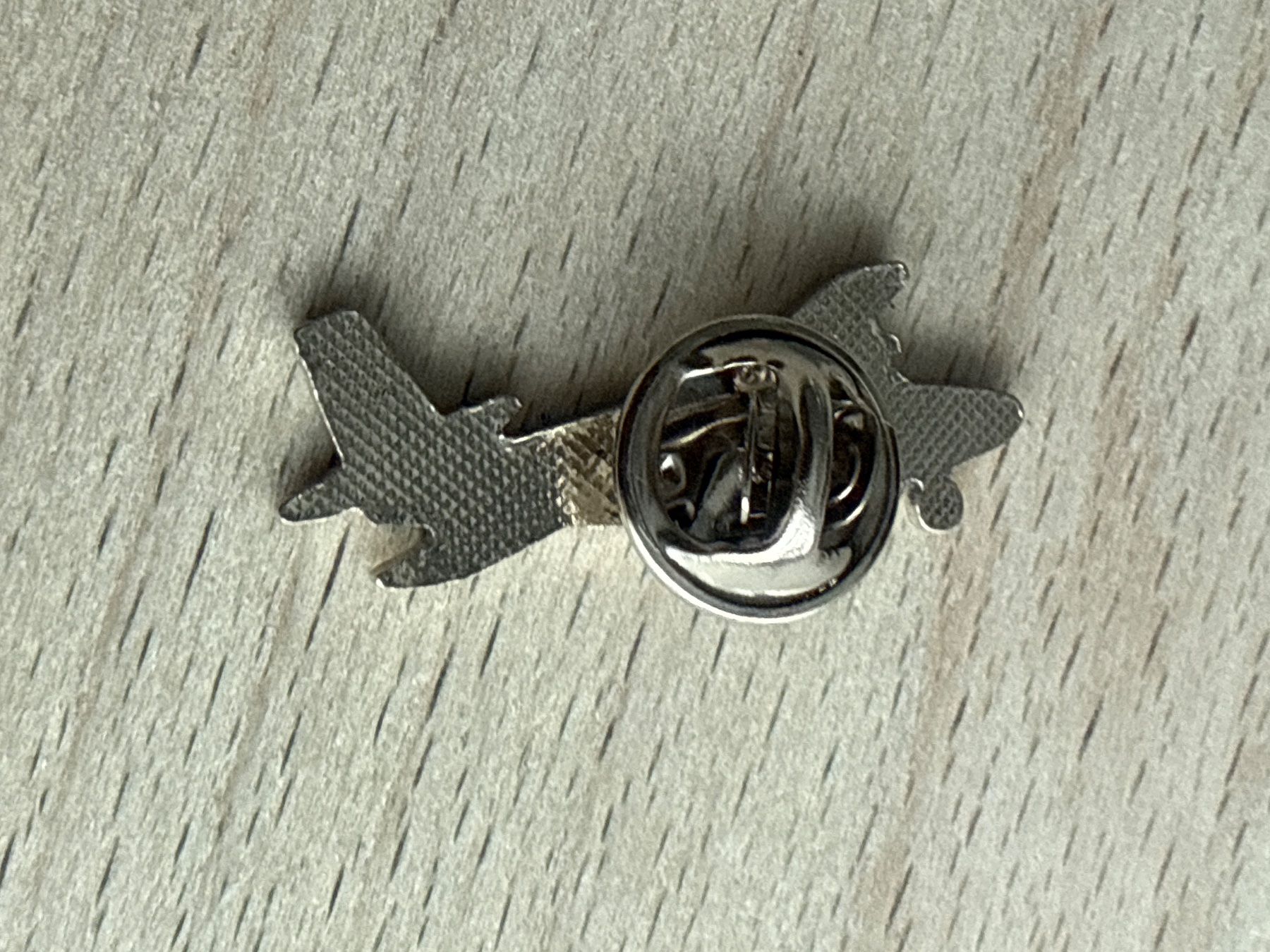Plaketten & Abzeichen: Pin Flugzeug – Gebraucht aus Glattbrugg von Schweigmatt 1