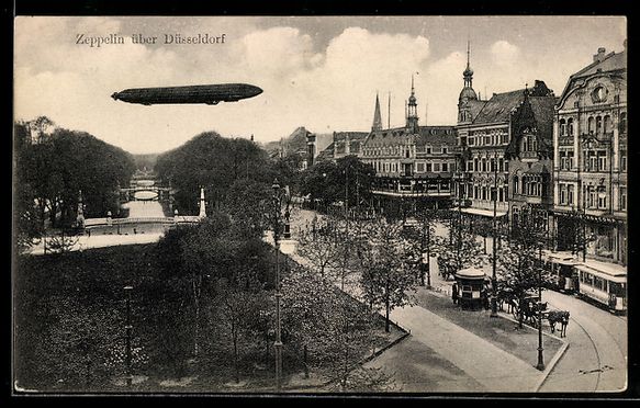 Ansichtskarten: Düsseldorf, Zeppelin im Flug über eine – Gebraucht aus Berlin von bartko-reher