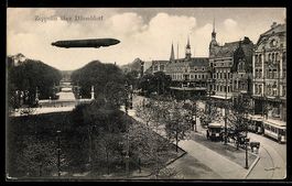 Düsseldorf, Zeppelin im Flug über eine