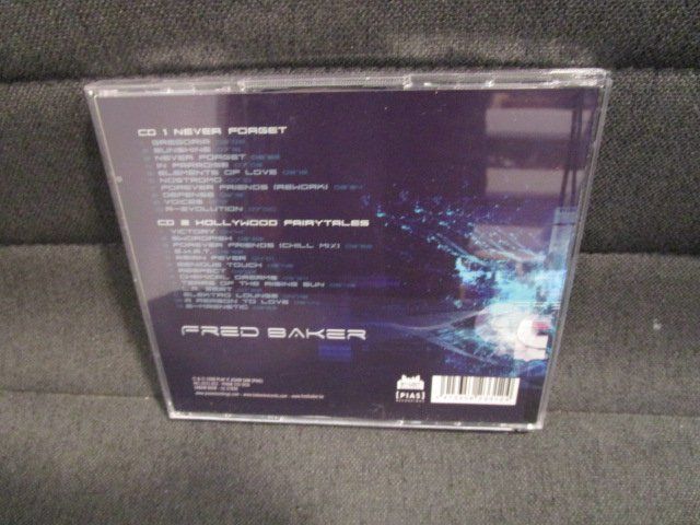 CDs: Fred Baker - Never forget Hollywood Fairytales CD – Gebraucht aus Olten von Disc-Ausverkauf 1