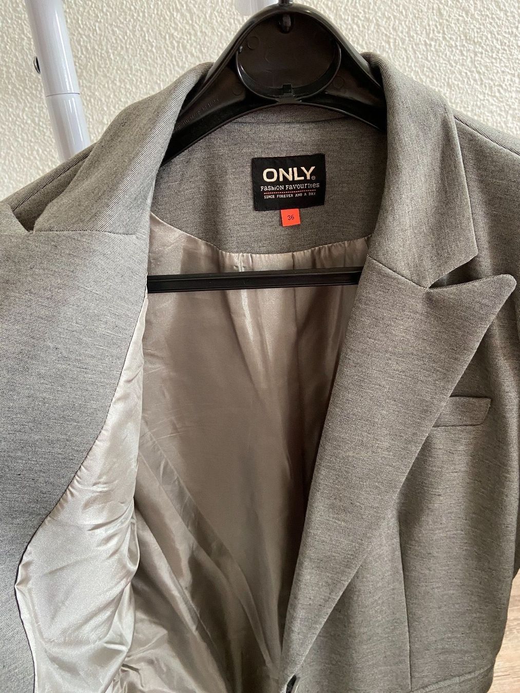 Only Giacche: Blazer ONLY – Usato da Gommiswald venduto da Aloha.Spirit 6