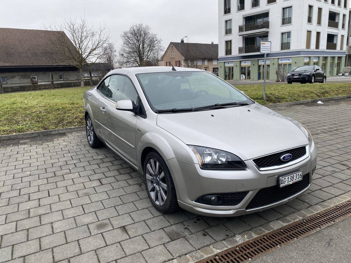Ford Automobili: Ford Focus Cabriolet Silber guter Zustand – Usato da Mägenwil venduto da Limited07