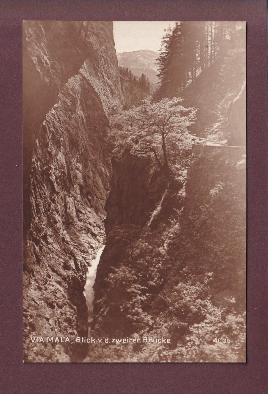 Cartoline postali: VIAMALA - Blick vom II. Brücke – Usato da Pully venduto da nicecards