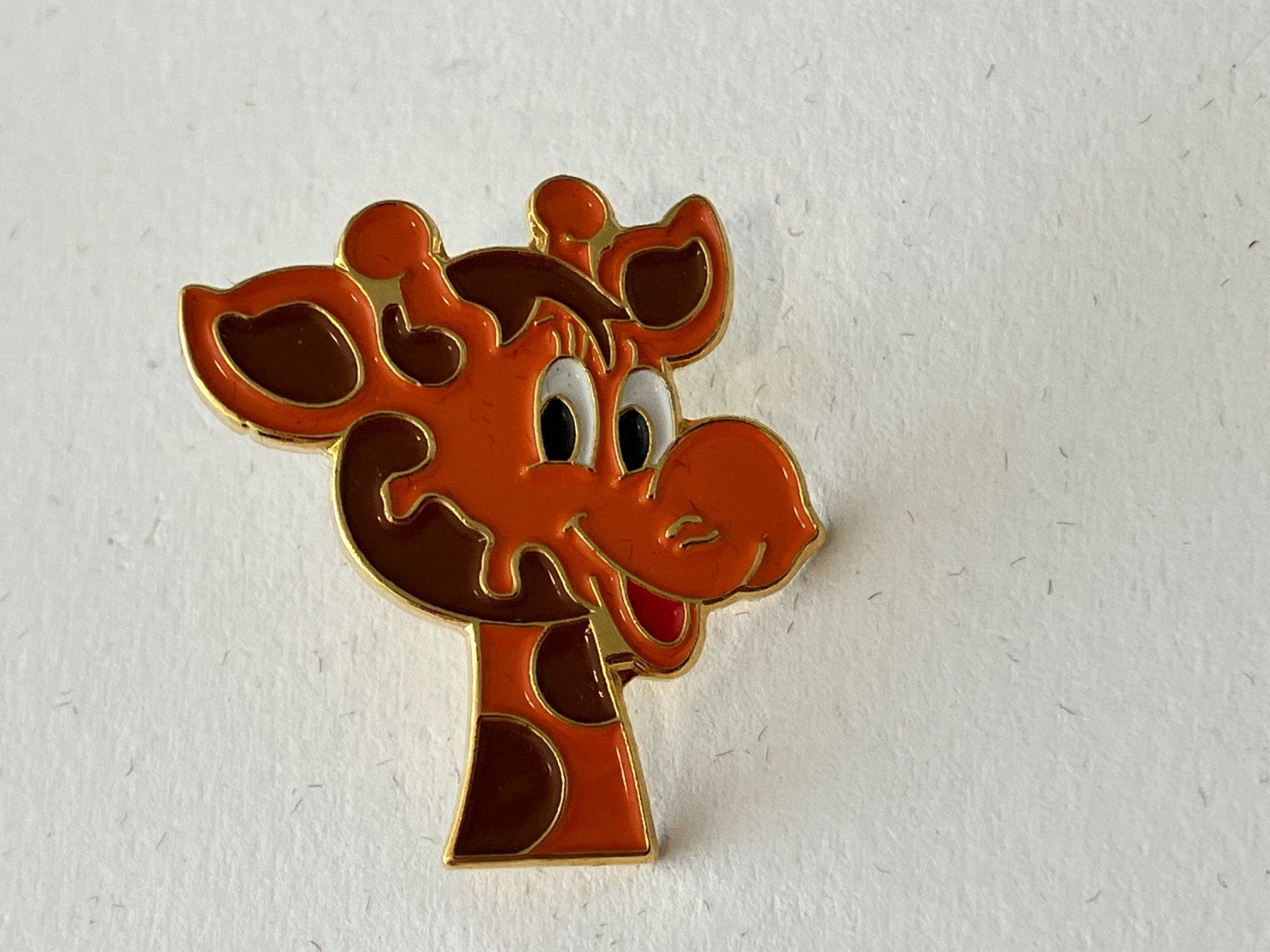 Plaketten & Abzeichen: 1 Pin Geoffrey Giraffe – Gebraucht aus Basel von djwwpp