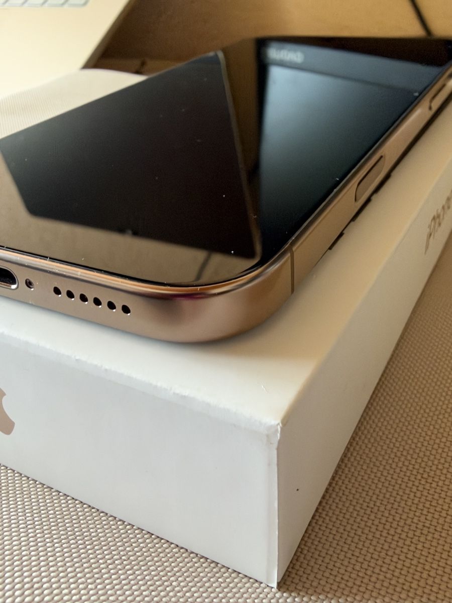 Apple Telefoni cellulari / Smartphones: iPhone 16 Pro Max 512 GB - Desert Titanium – Usato da St. Gallen venduto da AsanwaChee 2