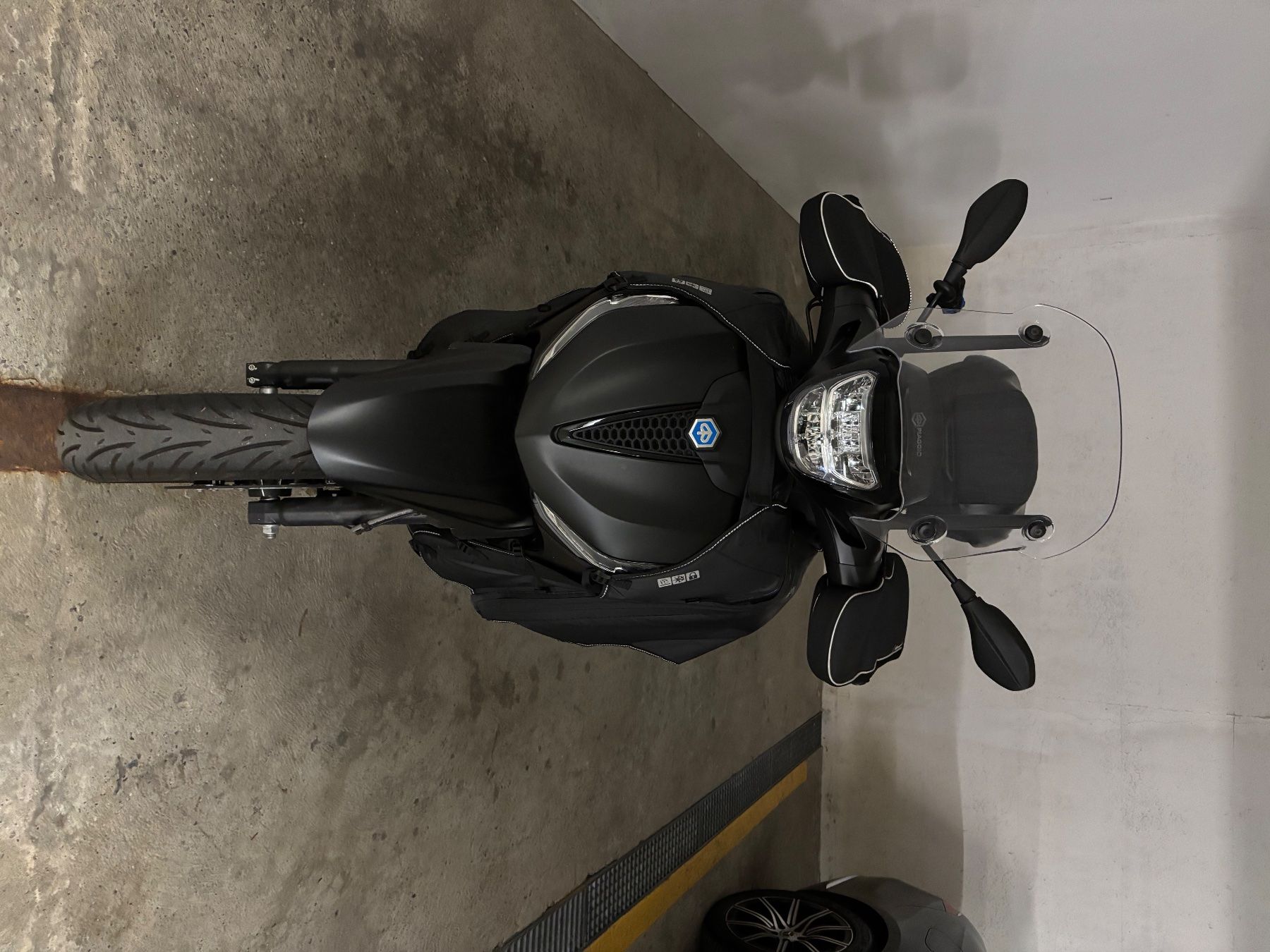 Piaggio Altro: Beverly 400 deep Black 2024 – Usato da Zürich venduto da ari_6qjt