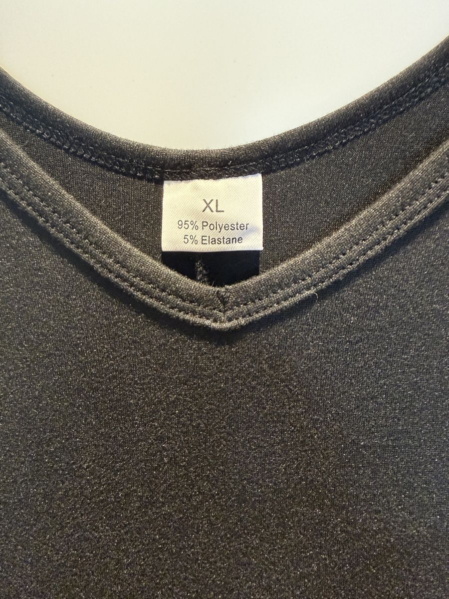 Tute: Schwarzer Jumpsuit, Grösse L – Nuovo (secondo la descrizione) da Adligenswil venduto da Esthee 2