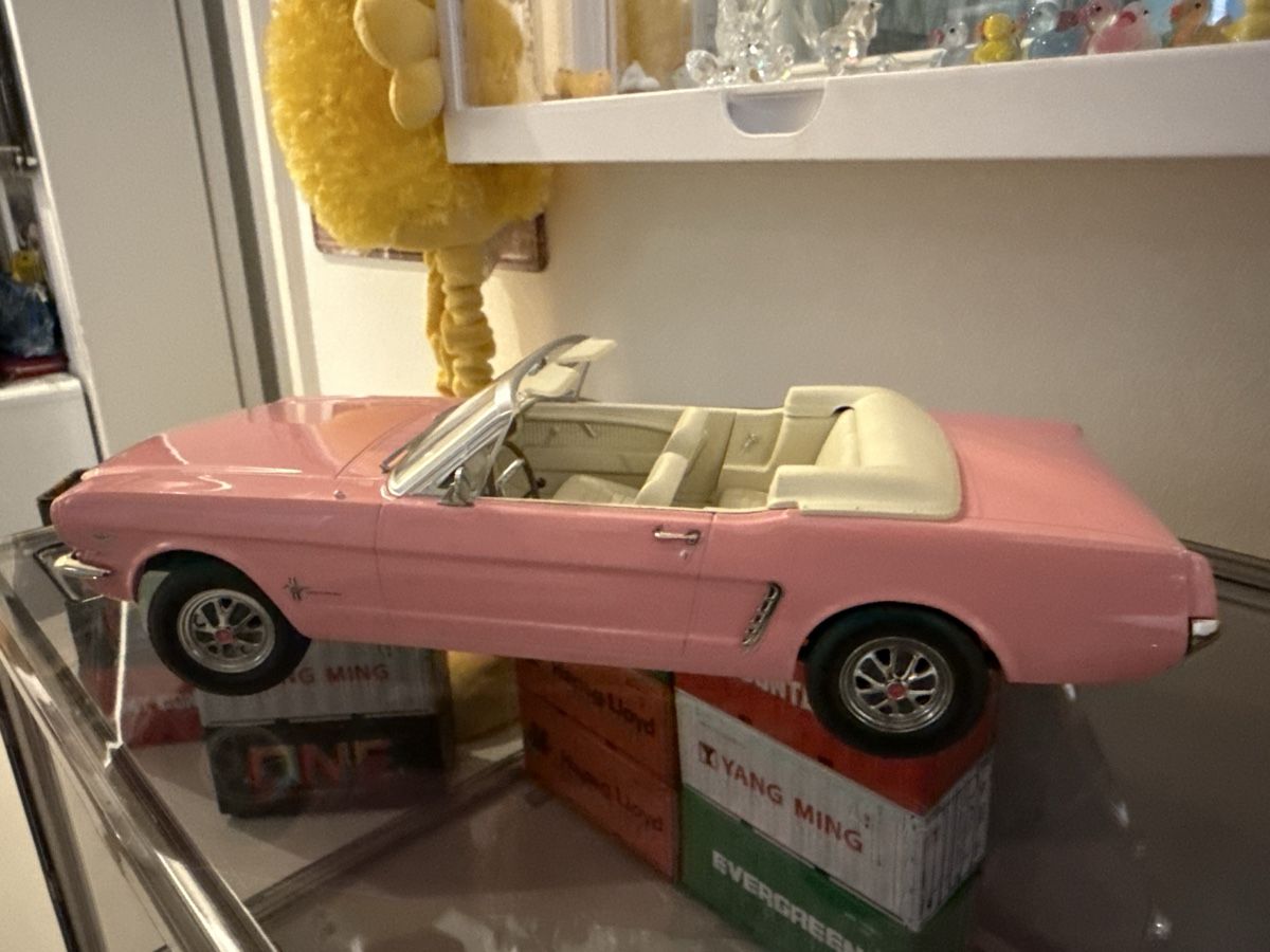 Ford Modellini d'auto: Ford Mustang Cabrio Pink – Nuovo (secondo la descrizione) da Basel venduto da Zomeg 2