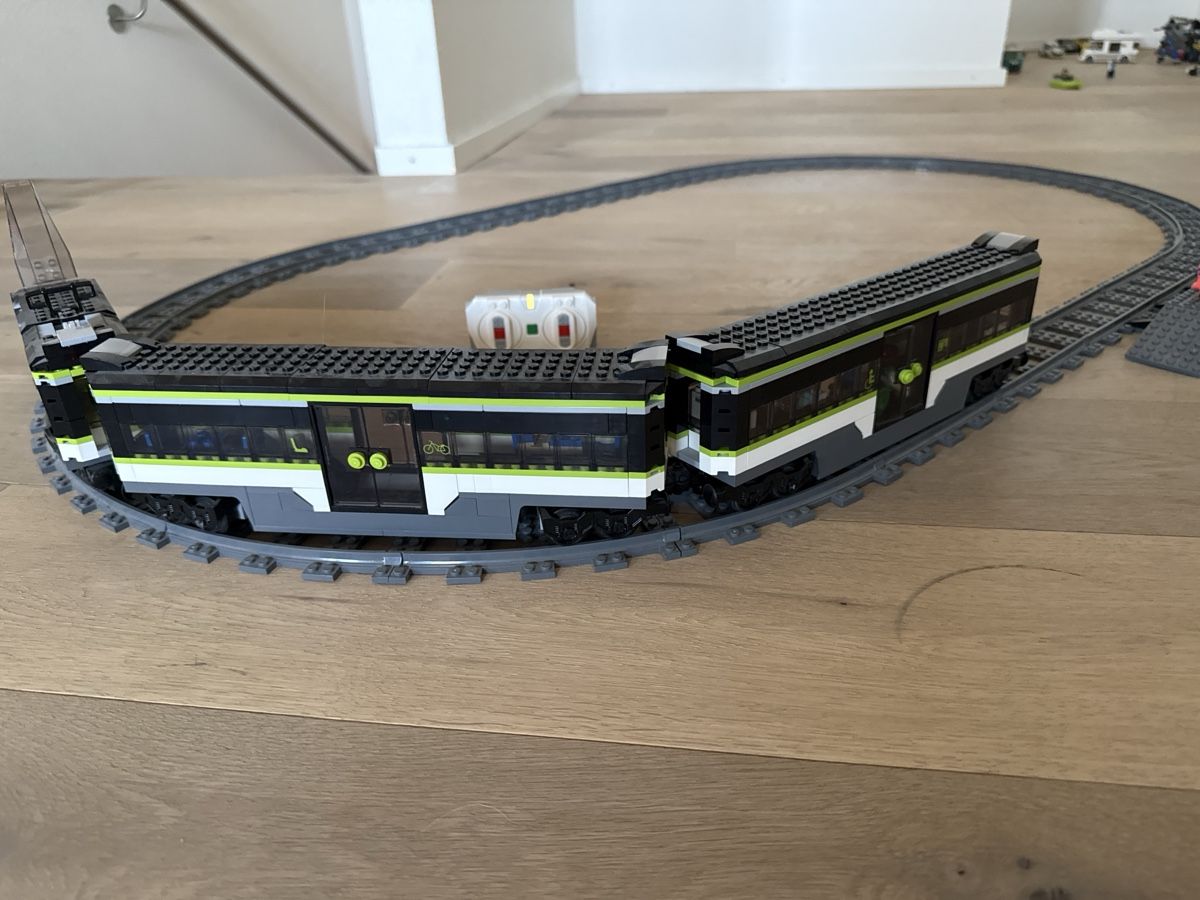 Lego Kit di costruzioni: Train LEGO avec télécommande et accessoires. – Nuovo (secondo la descrizione) da Echichens venduto da igr_6djz 3