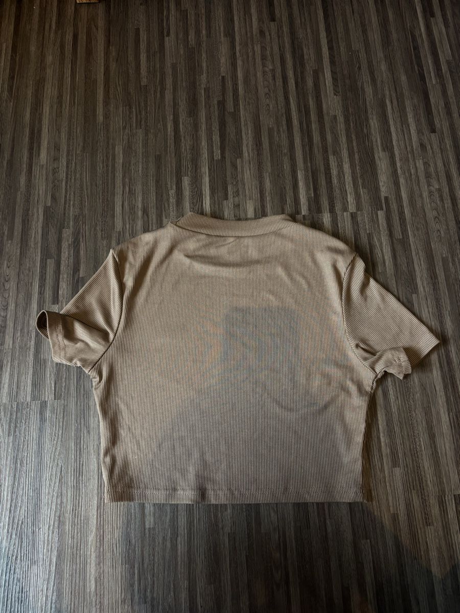 T-Shirts: Braunes Crop T-Shirt Gr. S – Neu (gemäss Beschreibung) aus Sumiswald von fid_v269 1