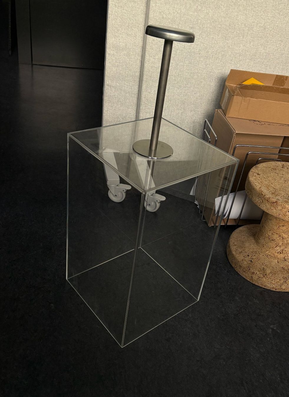 Altro in Decorazioni & Accessori: Plexiglas Podest Möbel Steller – Usato da Zürich venduto da felinecion