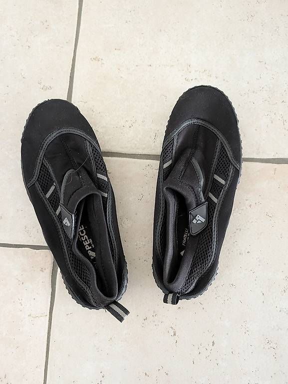 Scarpe da uomo: Badeschuhe, Gr. 37 – Usato da Uster venduto da bikesnow