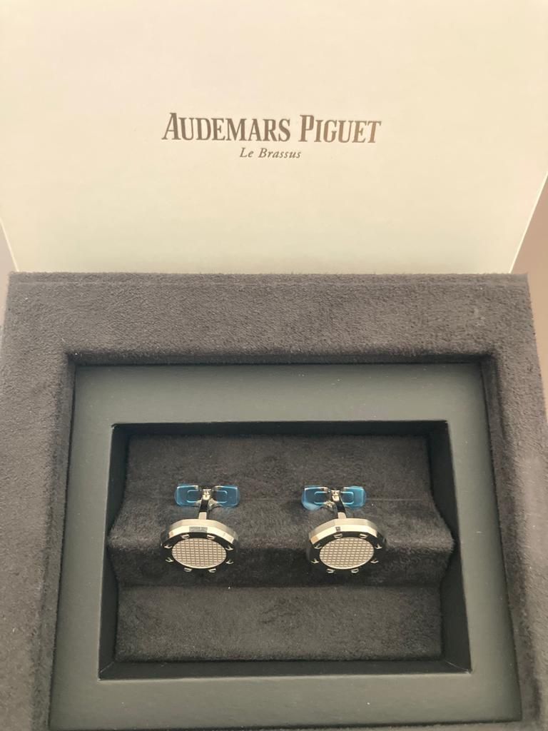 Audemars Piguet Orologi: AUDEMARS PIGUET ROYAL OAK CUFFLINKS – Nuovo e nell'imballaggio originale da Zürich venduto da pas_9czf 1