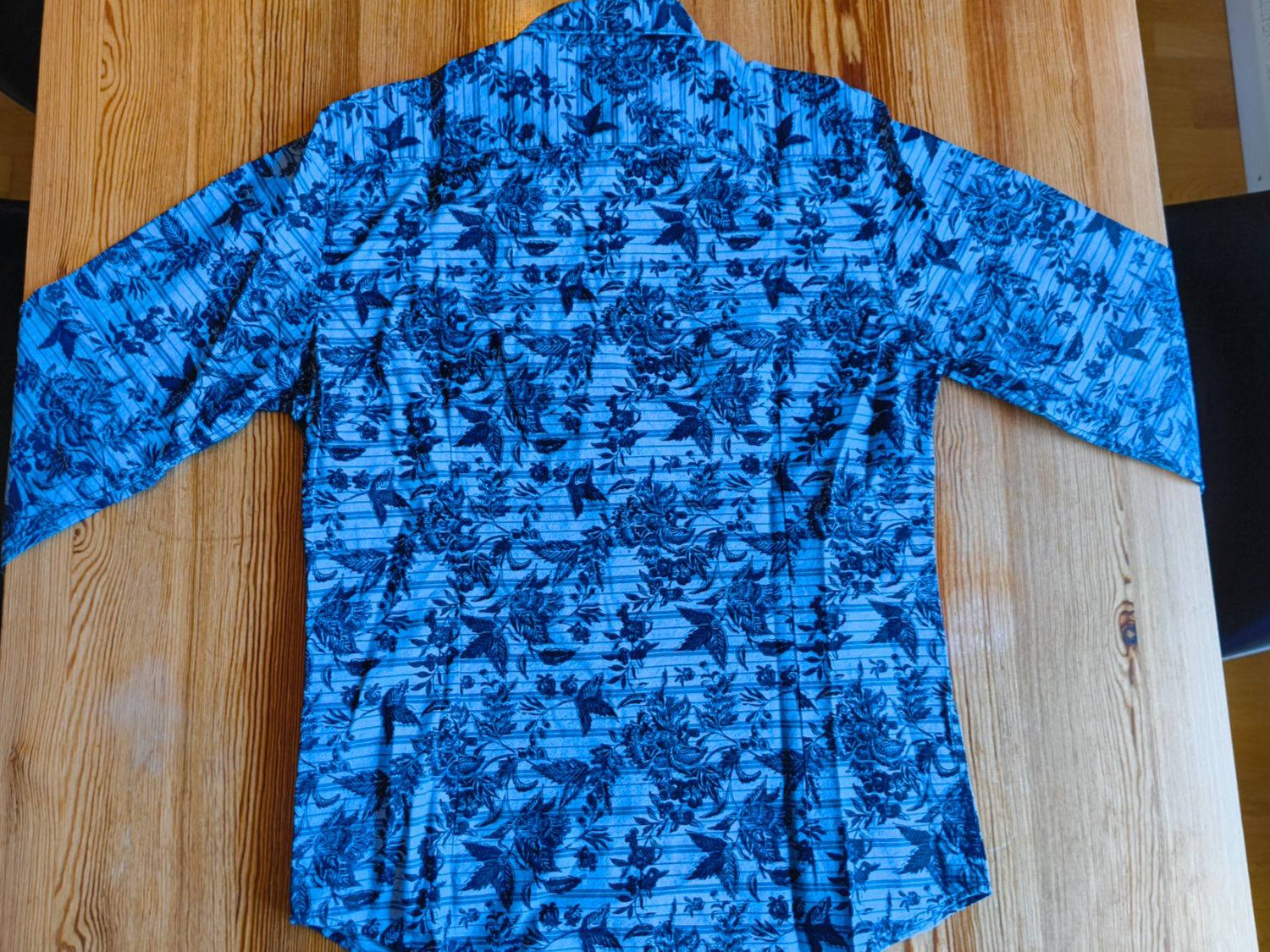 Camicie: Herren Hemd blau mit Blumenmuster – Usato da Zürich venduto da san_7jn8 1