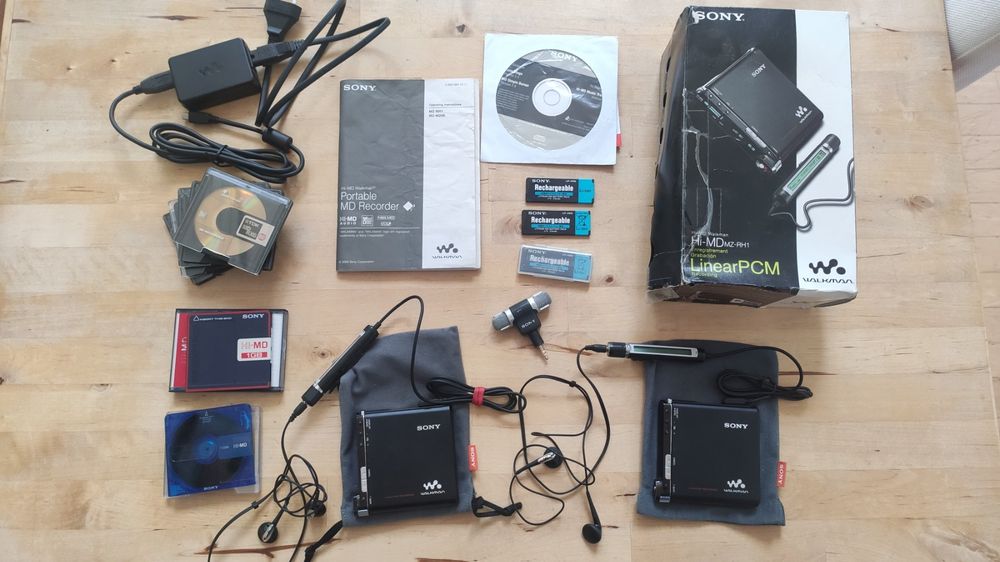 Sony MinidiscPlayer MZRH1 2 Stück mit Zubehör Kaufen auf Ricardo