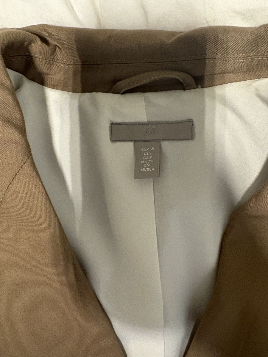 H&M Giacche: Damen Blazer beige H&M – Nuovo (secondo la descrizione) da Zürich venduto da nina.ninat 1