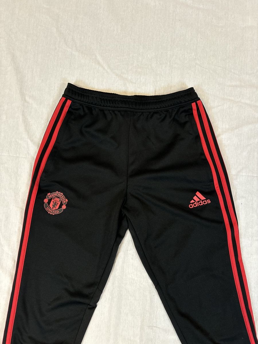 Adidas Pantaloni: Adidas Trainerhose Manchester United – Nuovo (secondo la descrizione) da Lindau venduto da KT_Vintage 7