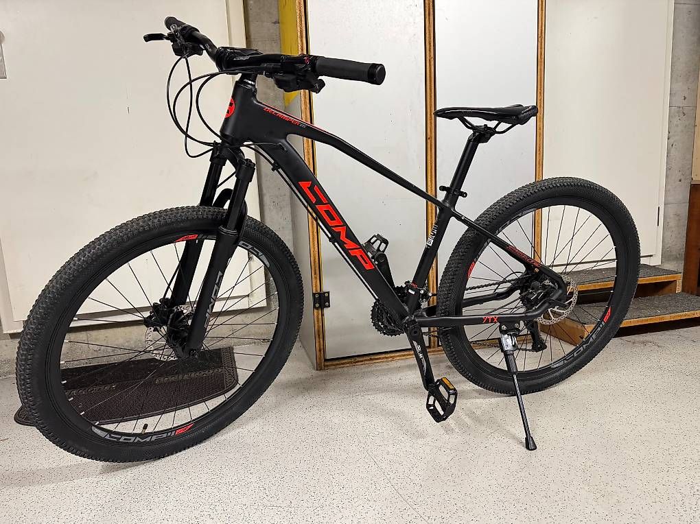Biciclette: COMP Decamper XTS Mountainbike  schwarz/rot – Usato da Lachen SZ venduto da viki_huber
