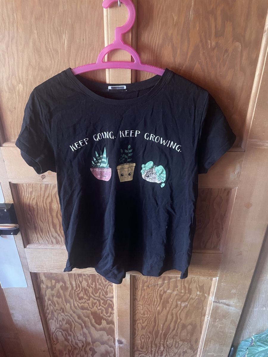 T-shirts: T-Shirt mit Pflanzen – D'occasion à Lenk im Simmental par banane50626
