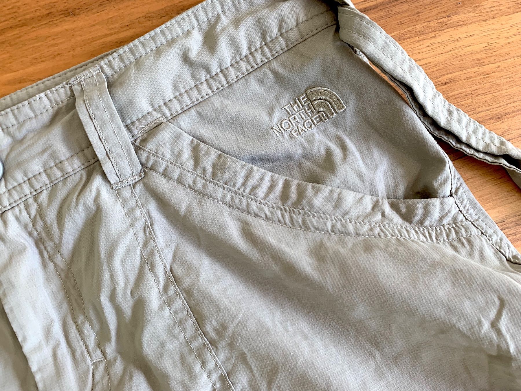 North Face Gonne: THE NORTH FACE Wanderrock beige Gr. 10 / 42 – Nuovo (secondo la descrizione) da Meiringen venduto da Jackwashere 1